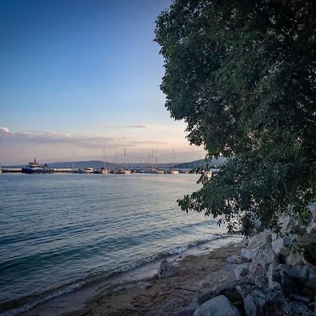 Family Hotel Morska Zvezda Balchik Esterno foto