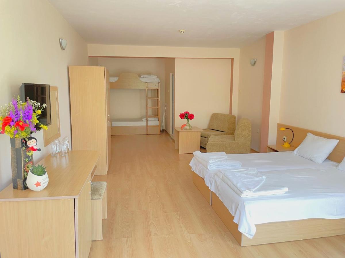 Family Hotel Morska Zvezda Balchik Esterno foto