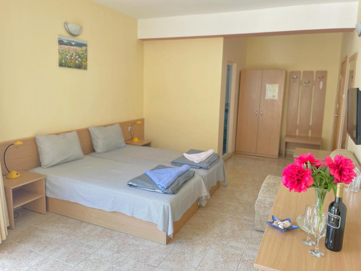 Family Hotel Morska Zvezda Balchik Esterno foto